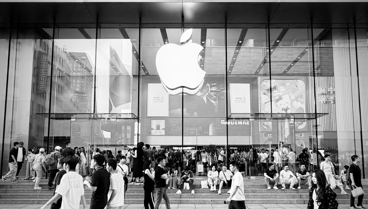 Vào năm 1997, Apple đang “chảy máu” đến mức cận kề cái chết. Doanh số lao dốc. Dòng sản phẩm thì hỗn loạn đến kỳ quái