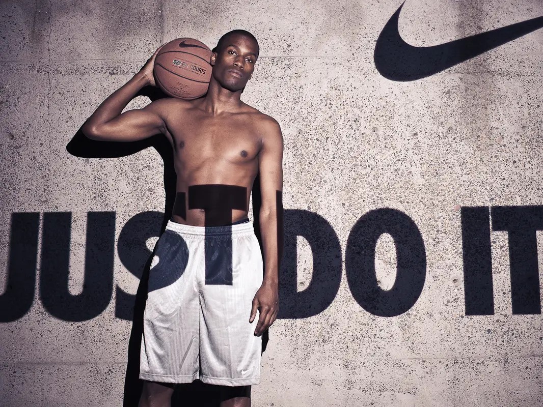 Nike đ&atilde; tận dụng c&aacute;c vận động vi&ecirc;n để tập trung kể cho kh&aacute;ch h&agrave;ng nghe về c&acirc;u chuyện th&agrave;nh c&ocirc;ng của những vận động vi&ecirc;n