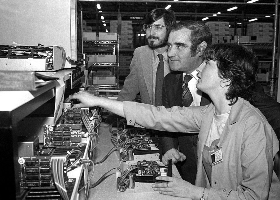 Kiểm thử sản phẩm: Bên trong phòng R&D khắc nghiệt của Apple