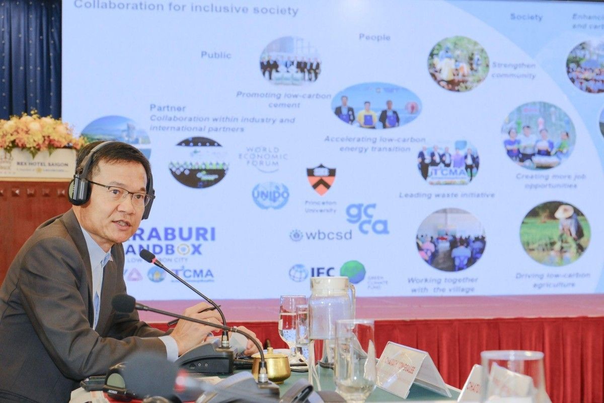 Ông Charoenchai Chaliewkriengkrai – chia sẻ về mô hình Thành phố Carbon thấp Saraburi là sáng kiến tiêu biểu của Thái Lan, đồng thời là minh chứng rõ nét cho việc triển khai ESG 4 Plus của SCG vào thực tiễn.