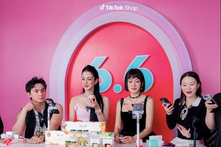 thương hiệu cũng cần tổng hợp và phân tích dữ liệu để có thể đưa ra mức độ giảm giá phù hợp.