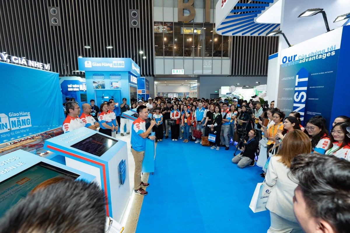 Brand Updates W32/2025: Vinamilk trình làng sản phẩm Kombucha, Giao Hàng Nhanh ra mắt thương hiệu Giao Hàng NẶNG