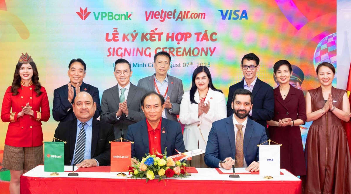 Brand Updates W32/2025: Vinamilk trình làng sản phẩm Kombucha, Giao Hàng Nhanh ra mắt thương hiệu Giao Hàng NẶNG