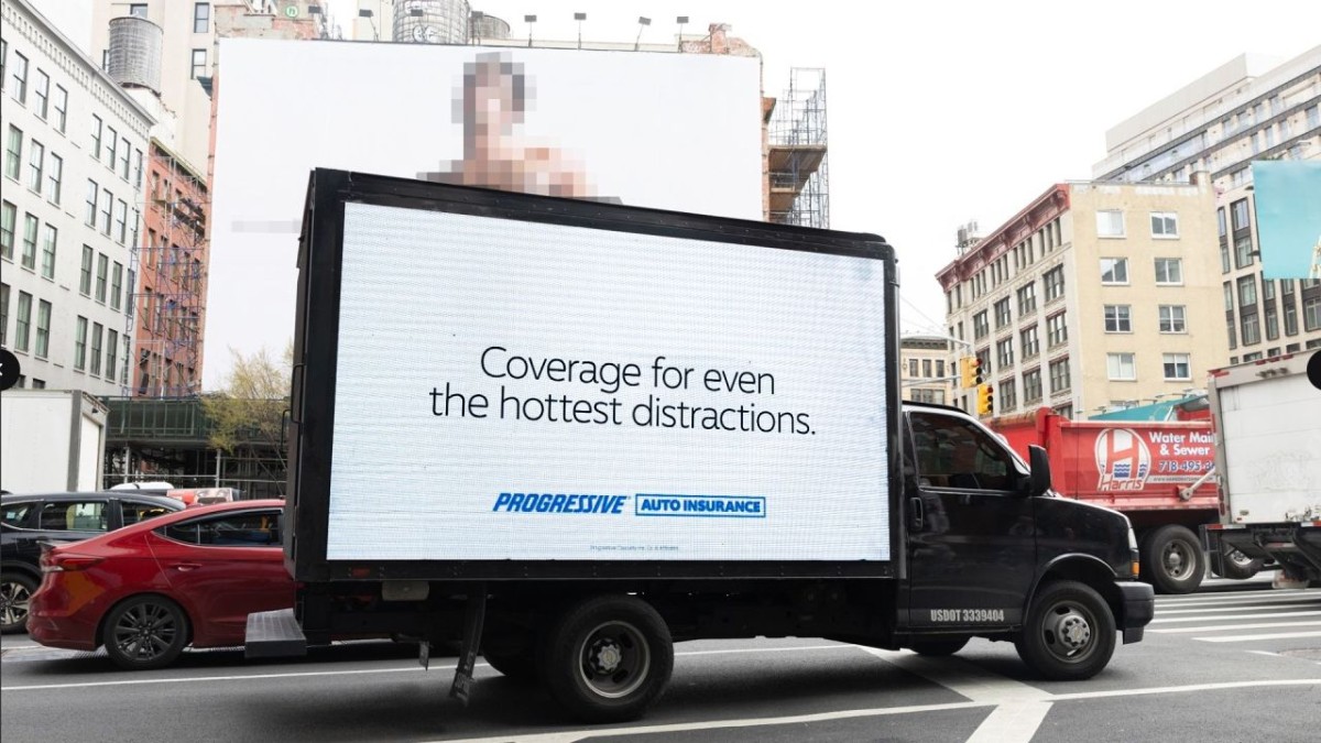 “Thirst Trap Coverage”: Từ rủi ro mất tập trung lái xe đến cơ hội Marketing táo bạo