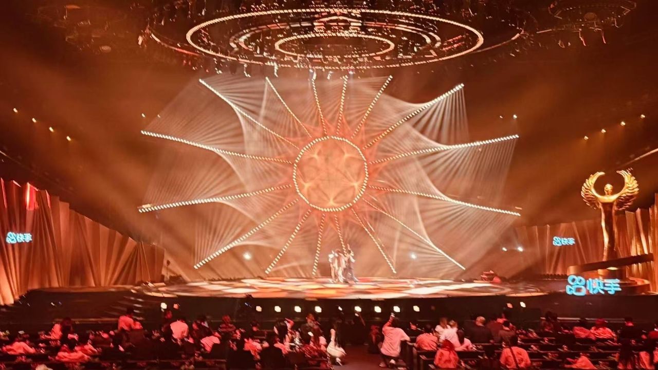 “Thần đèn” event Trung Quốc: 5 loại đèn mà agency đã sử dụng cho “bữa tiệc” thị giác
