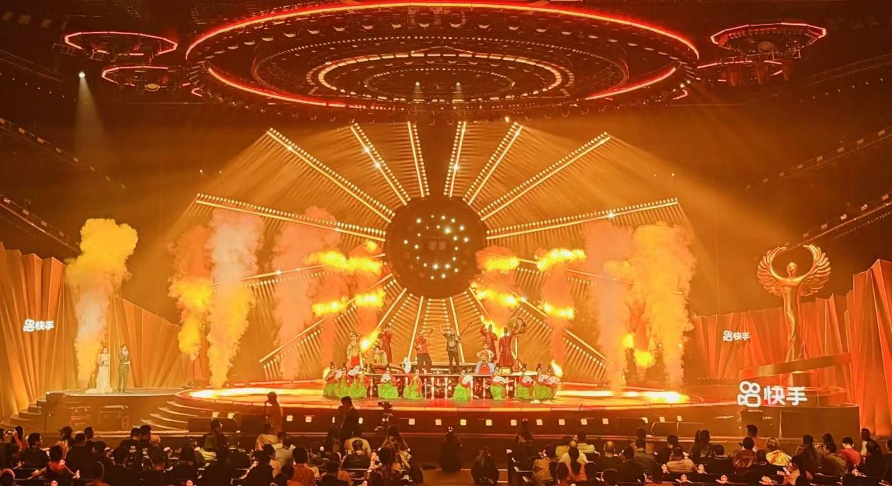 “Thần đèn” event Trung Quốc: 5 loại đèn mà agency đã sử dụng cho “bữa tiệc” thị giác