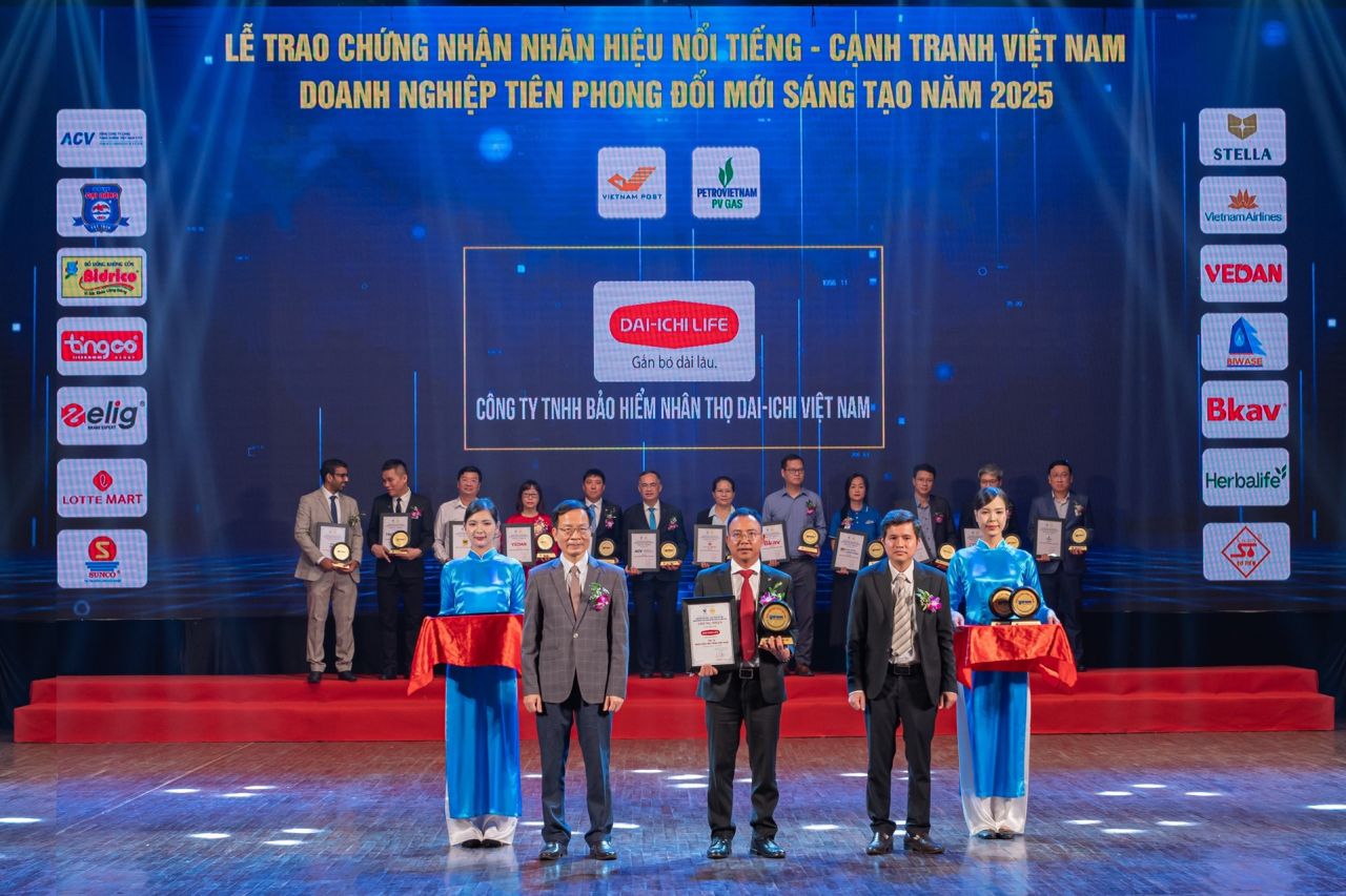 Dai-ichi Life Việt Nam được vinh danh “Top 10 Nhãn hiệu nổi tiếng Việt Nam 2025”