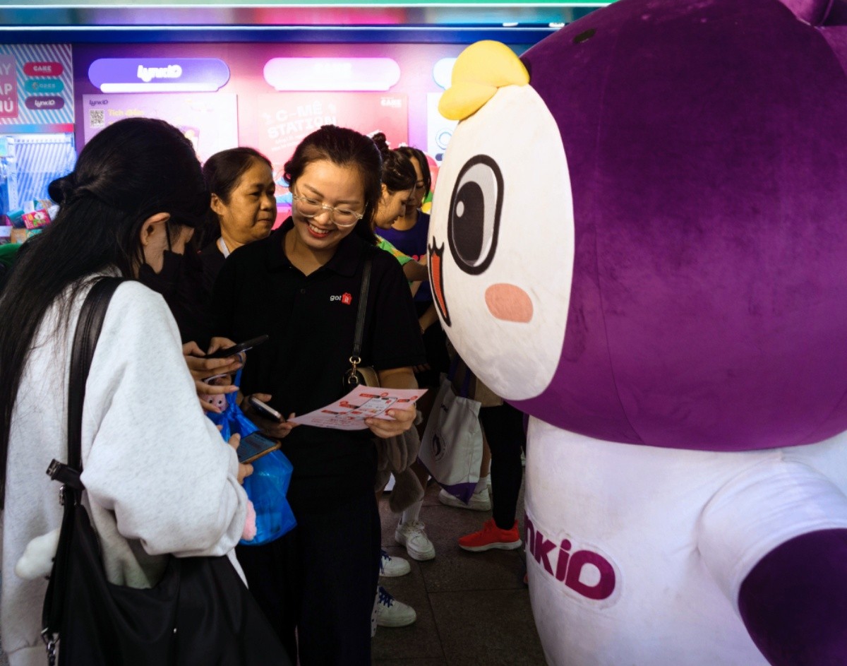 Hoạt động sampling giới thiệu sản phẩm - mang đến trải nghiệm trực tiếp cho người tiêu dùng.