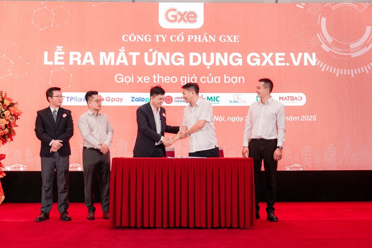 Brand Updates W35-36/2025: Ninja Van rút khỏi thị trường Việt Nam, Tupperware trở lại với hệ thống cửa hàng uỷ quyền mới