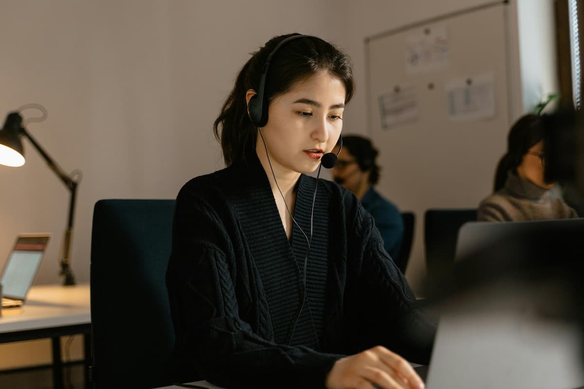 Quyền lực thật sự nằm trong tay ai?