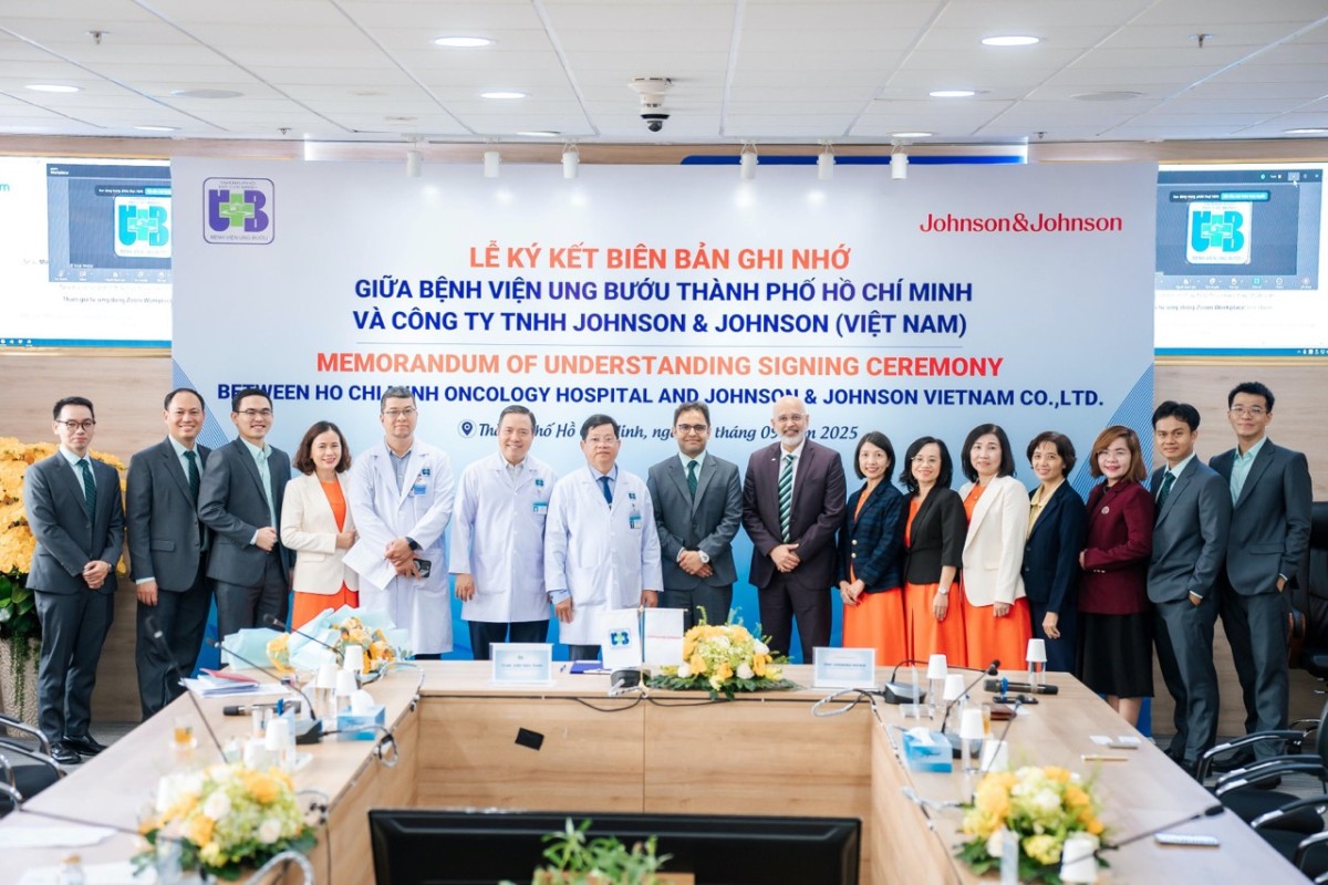 Johnson & Johnson ký Biên bản ghi nhớ hợp tác với Bệnh viện Ung bướu TP.HCM