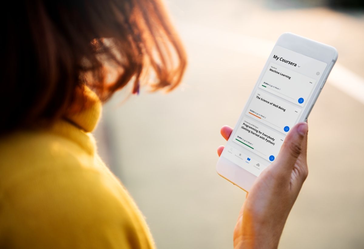 Coursera giới thiệu ch&iacute;nh s&aacute;ch định gi&aacute; theo khu vực