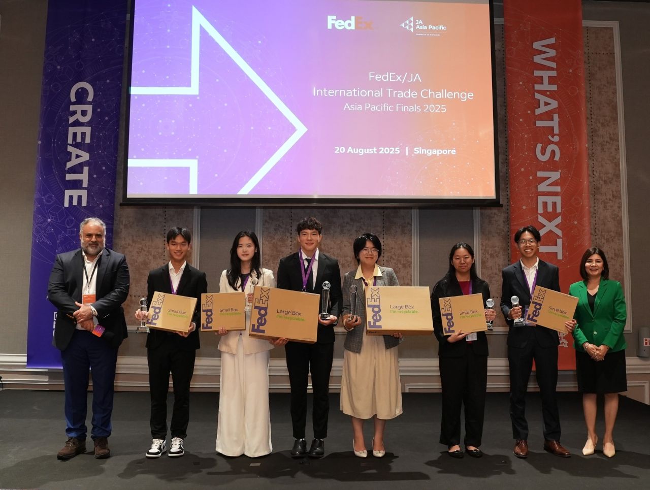 Cuộc thi Thử th&aacute;ch Thương mại Quốc tế FedEx/JA 2025 c&ocirc;ng bố người chiến thắng chung cuộc