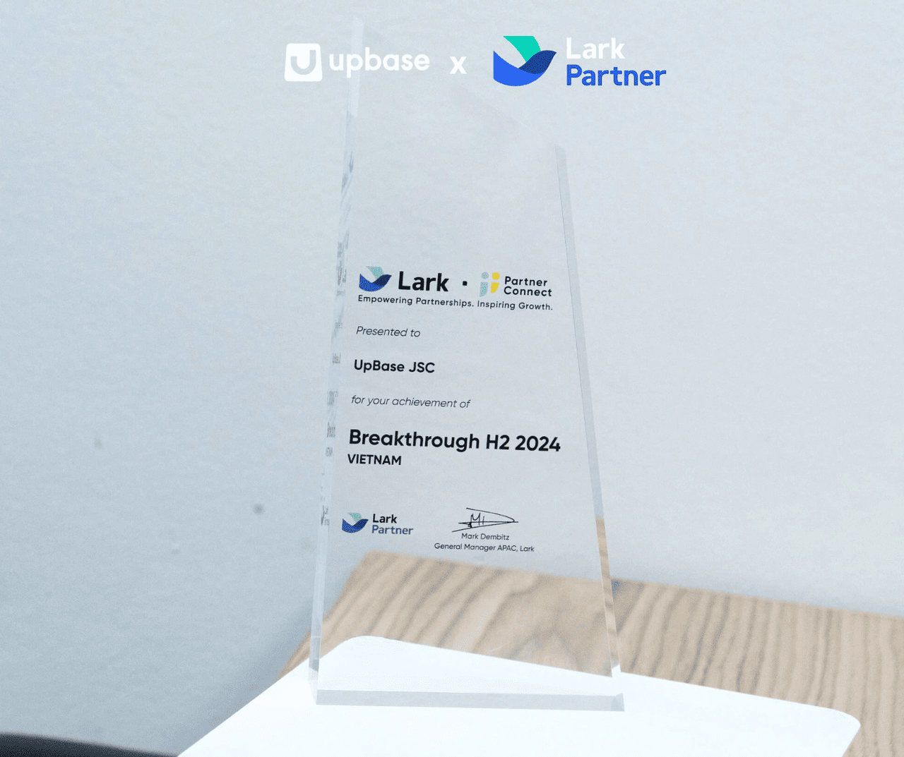 UpBase kỷ niệm 5 năm - Trở th&agrave;nh Lark Platinum Partner Top ARR tại Việt Nam