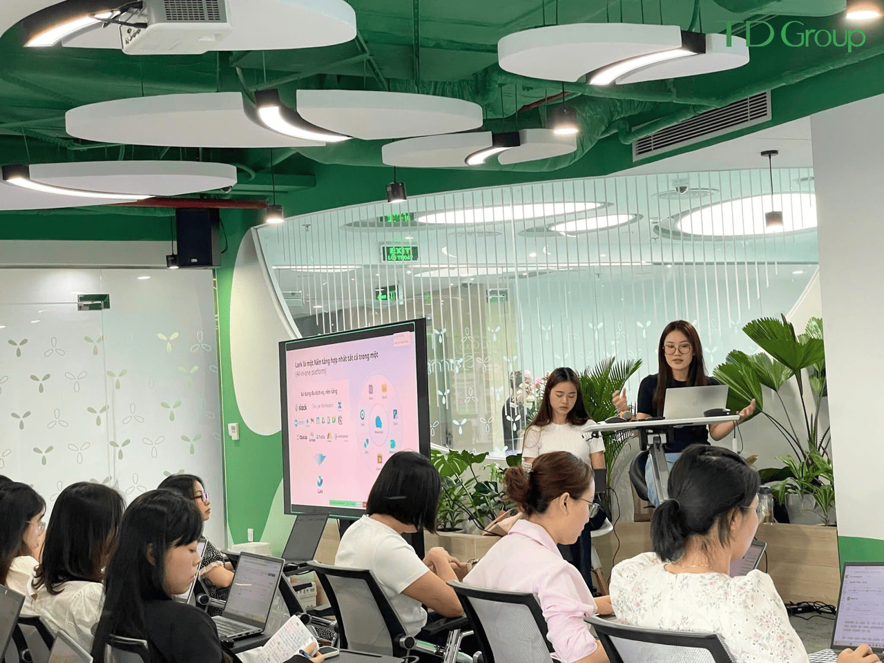 UpBase kỷ niệm 5 năm - Trở thành Lark Platinum Partner Top ARR tại Việt Nam