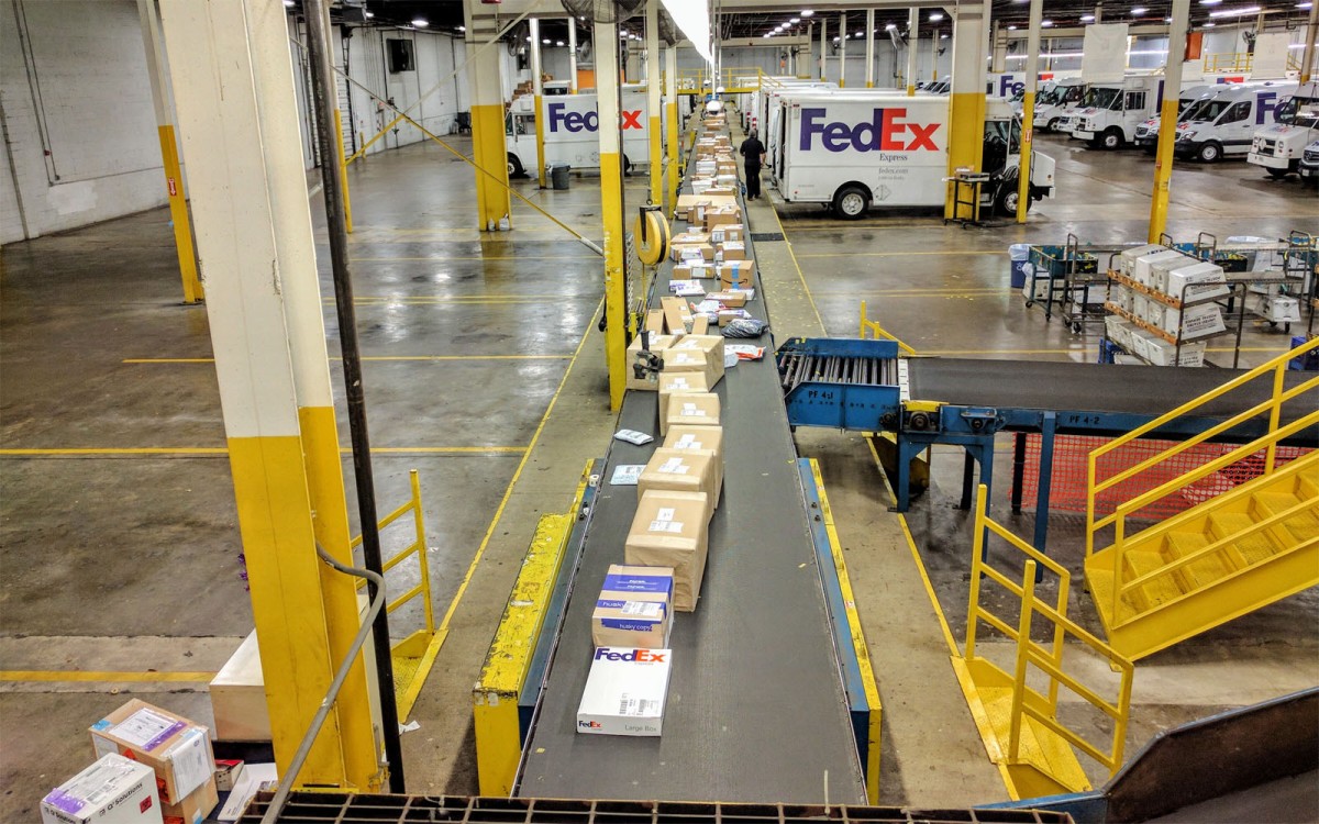 FedEx tăng cường mạng lưới từ miền Bắc Việt Nam đến Châu Á và Châu Âu