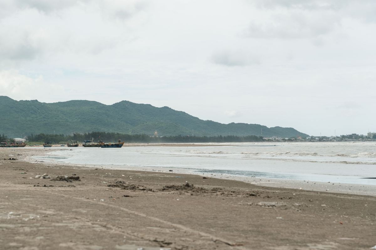 Bãi biển sau khi dọn rác.