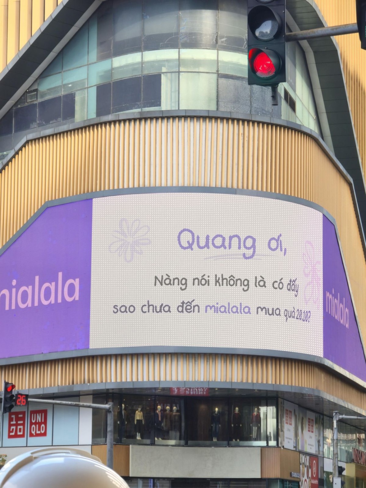 Thương hiệu làm gì mùa 20/10: Phê La dựng rạp cưới, Be cá nhân hoá khuyến mãi theo tên