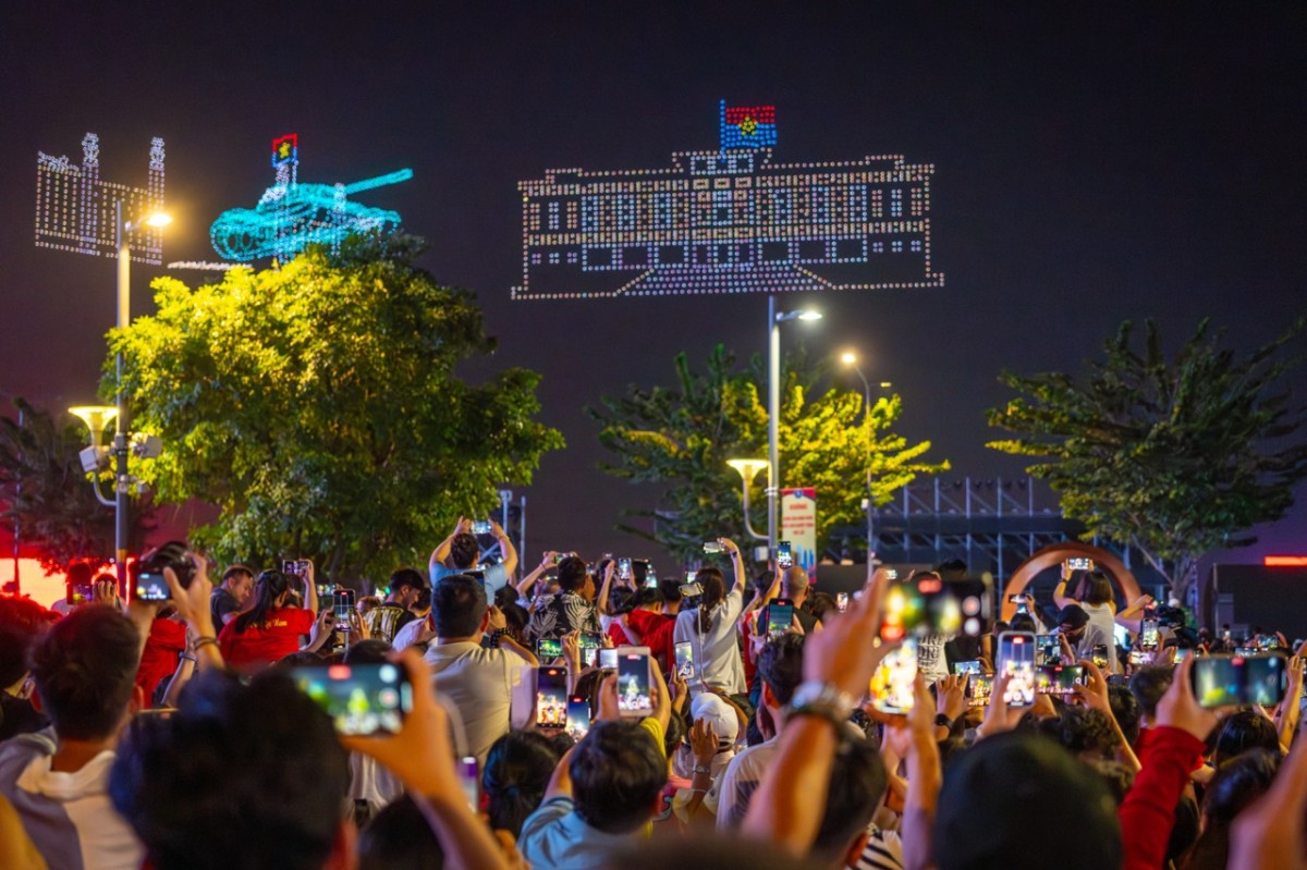 VNPAY lên tiếng sau màn tổng duyệt drone show “dày đặc” quảng cáo
