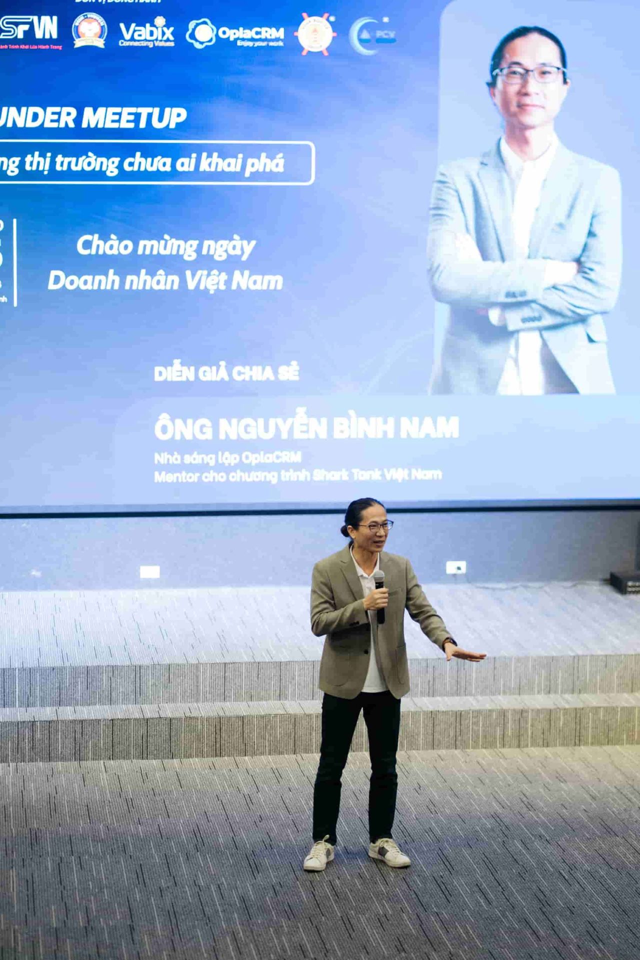 Doanh nh&acirc;n Việt - Bứt ph&aacute; v&agrave; vươn m&igrave;nh trong thời đại mới