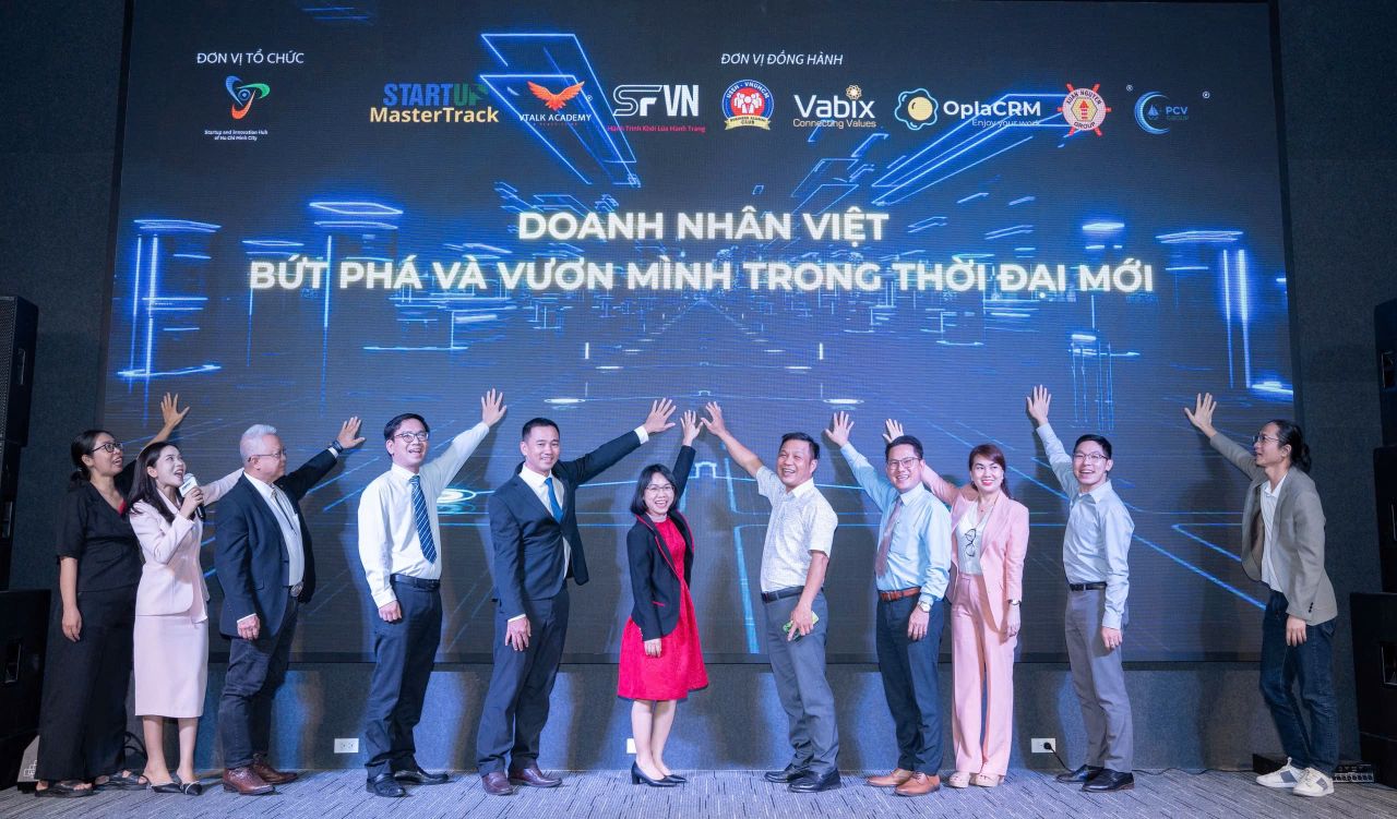 Doanh nh&acirc;n Việt - Bứt ph&aacute; v&agrave; vươn m&igrave;nh trong thời đại mới