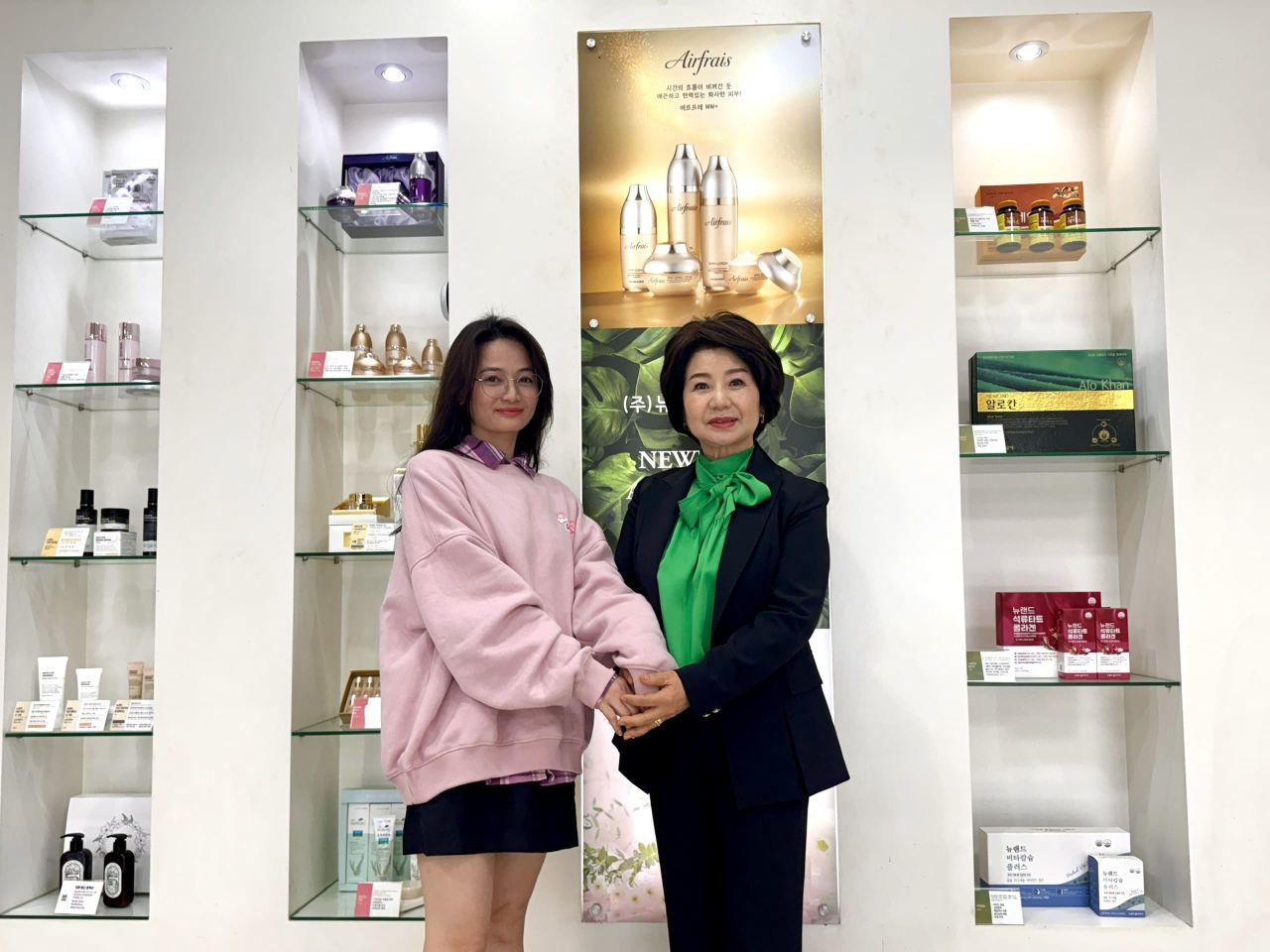 founder JDclinique tham quan nhà máy Hàn Quốc