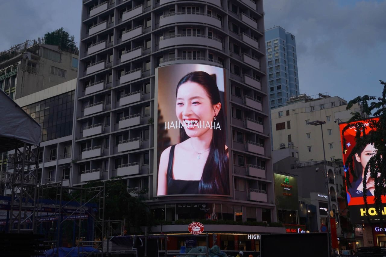 Meme của Hapas gây bão mùa truyền thông 20/10 năm nay.