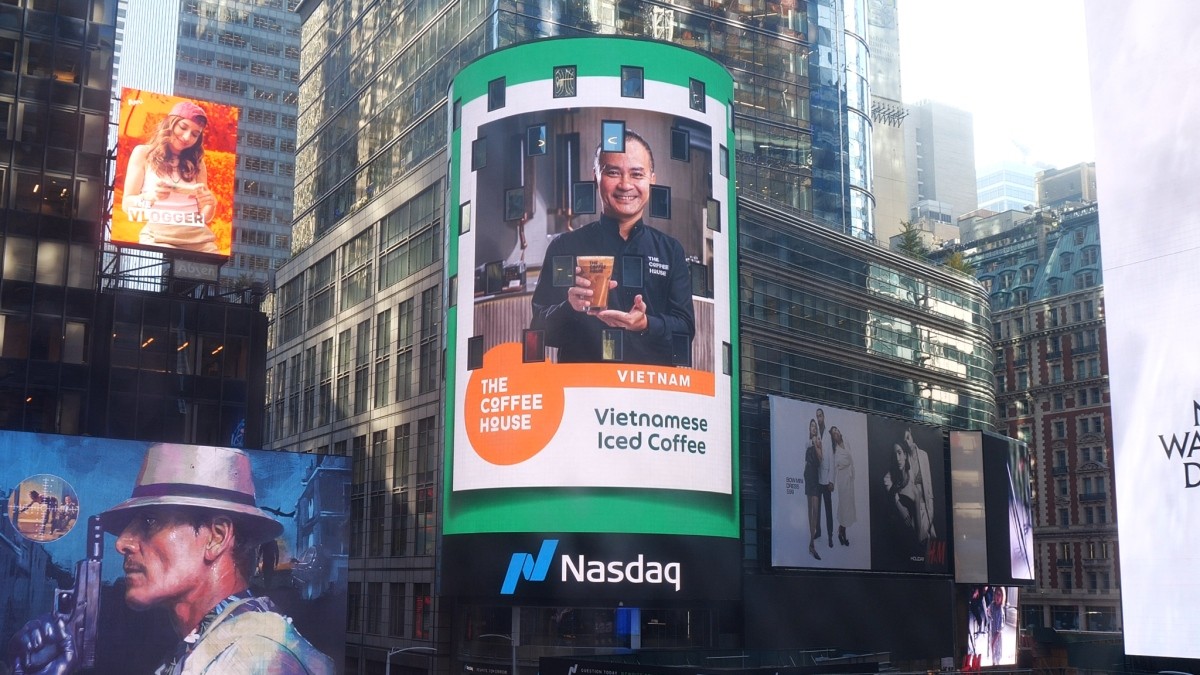 Đuôi chim công và quảng cáo của PNJ tại Times Square: Chiến lược Marketing hiệu quả từ sự lãng phí