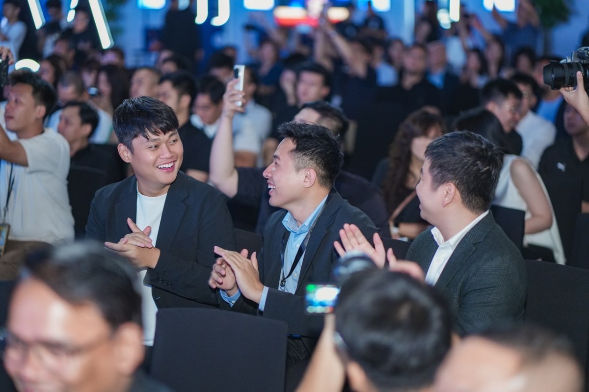 Motorola chính thức ra mắt thế hệ smartphone 2025 qua sự kiện trải nghiệm đa giác quan tại Việt Nam