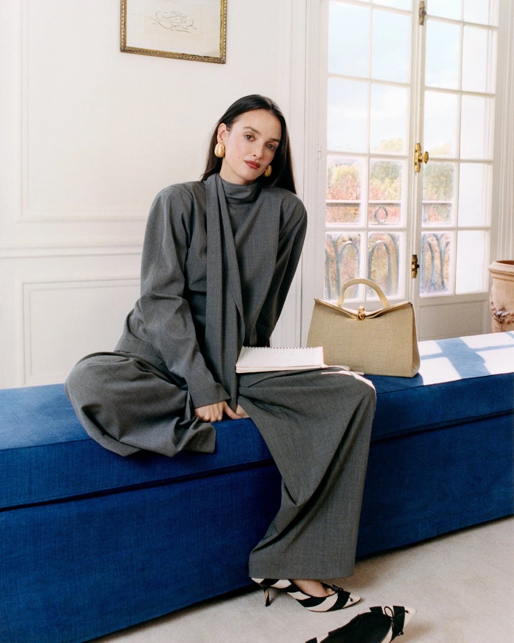 Fashion Updates W46/2025: LVMH xem xét chuyển nhượng 50% cổ phần Fenty Beauty, Kering bán mảng Beauté cho L’Oréal