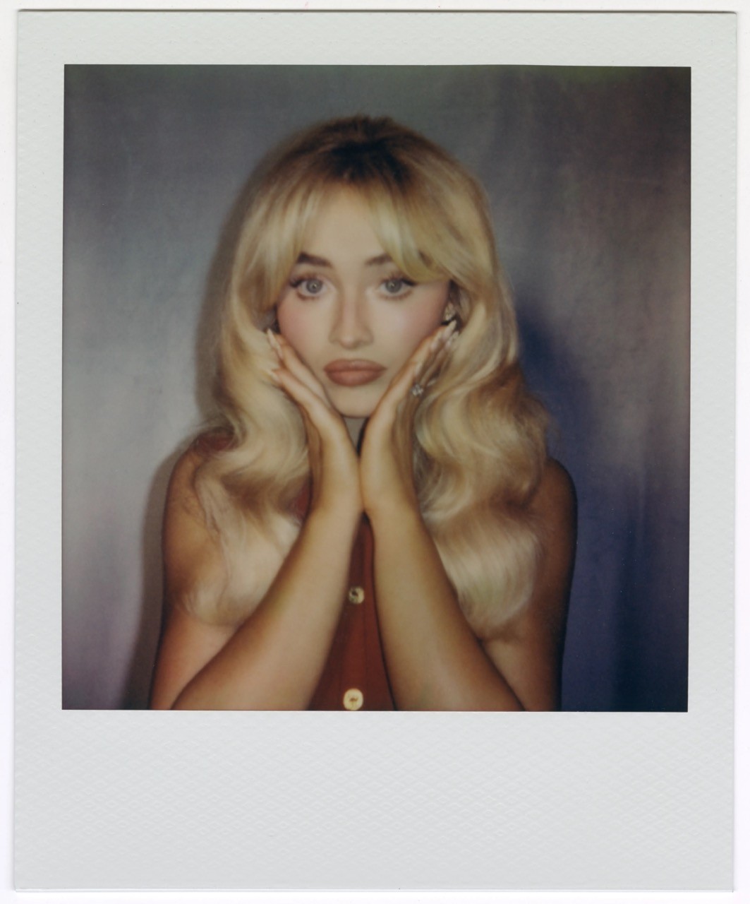 Airbnb kết hợp với Sabrina Carpenter, mời người hâm mộ trải nghiệm cuộc sống “celeb”