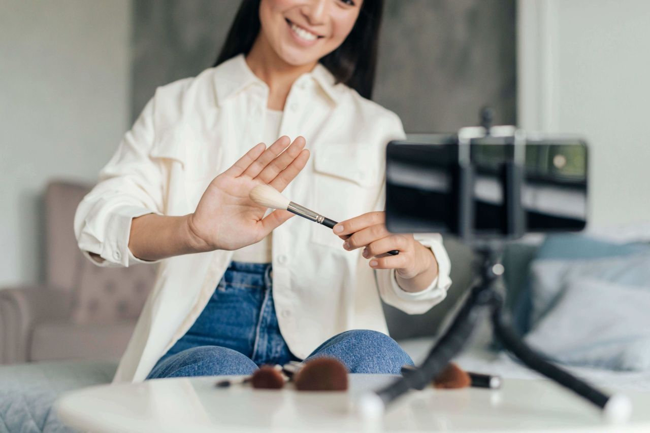 Sự chuyển mình của Livestream và Social Commerce: Khi người xem trở thành người mua