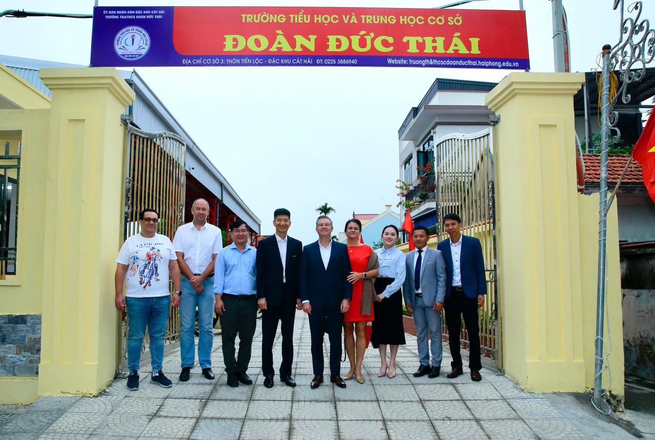 APM Terminals kh&aacute;nh th&agrave;nh c&ocirc;ng tr&igrave;nh bể bơi cho 700 học sinh Hải Ph&ograve;ng