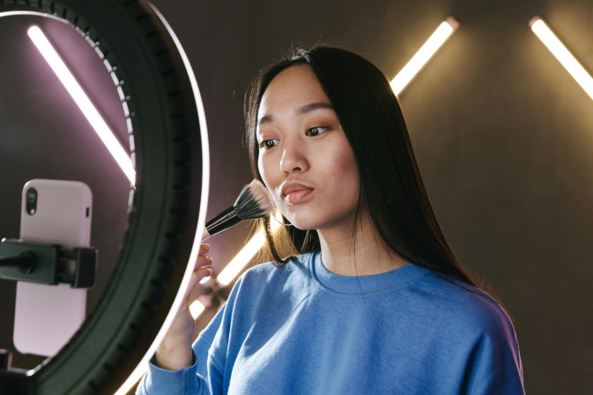 Luật Quảng cáo áp dụng từ năm 2026 – Influencer Marketing cần lưu ý