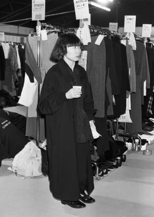 Fashion Icon #36: Rei Kawakubo – Phá cấu trúc, phản thời trang và thông điệp cất lên trong im lặng