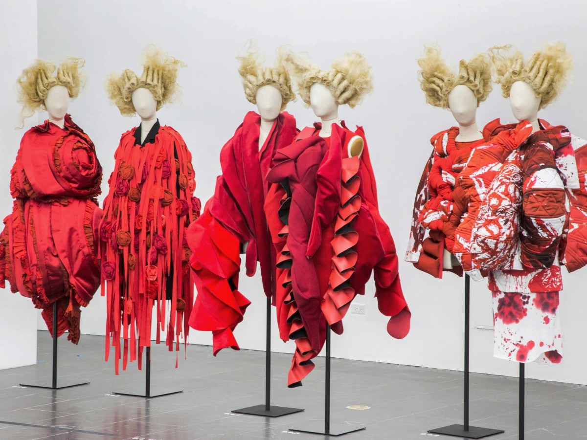 Fashion Icon #36: Rei Kawakubo – Phá cấu trúc, phản thời trang và thông điệp cất lên trong im lặng
