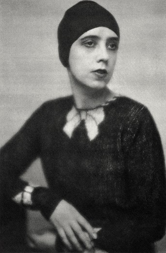 Fashion Icon #38: Elsa Schiaparelli – Kiến trúc sư của thời trang siêu thực và tư duy phá vỡ giới hạn
