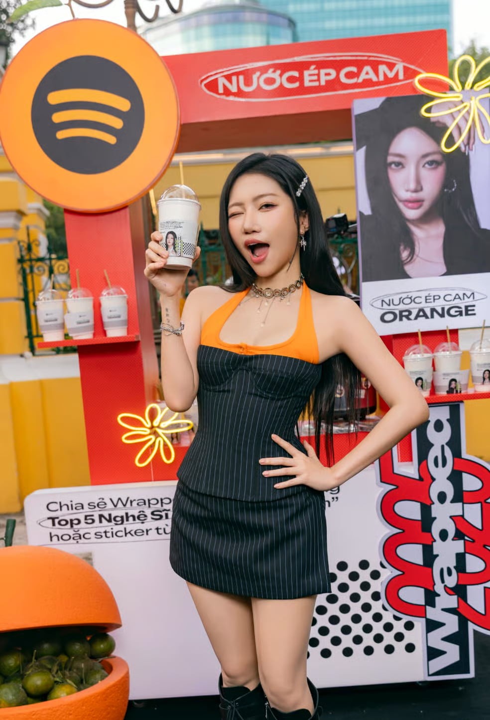 “Cho chị ly nước cam” – Happiness Saigon đưa văn hoá mạng Việt Nam ra đời thực qua “Spotify Wrapped 2025”