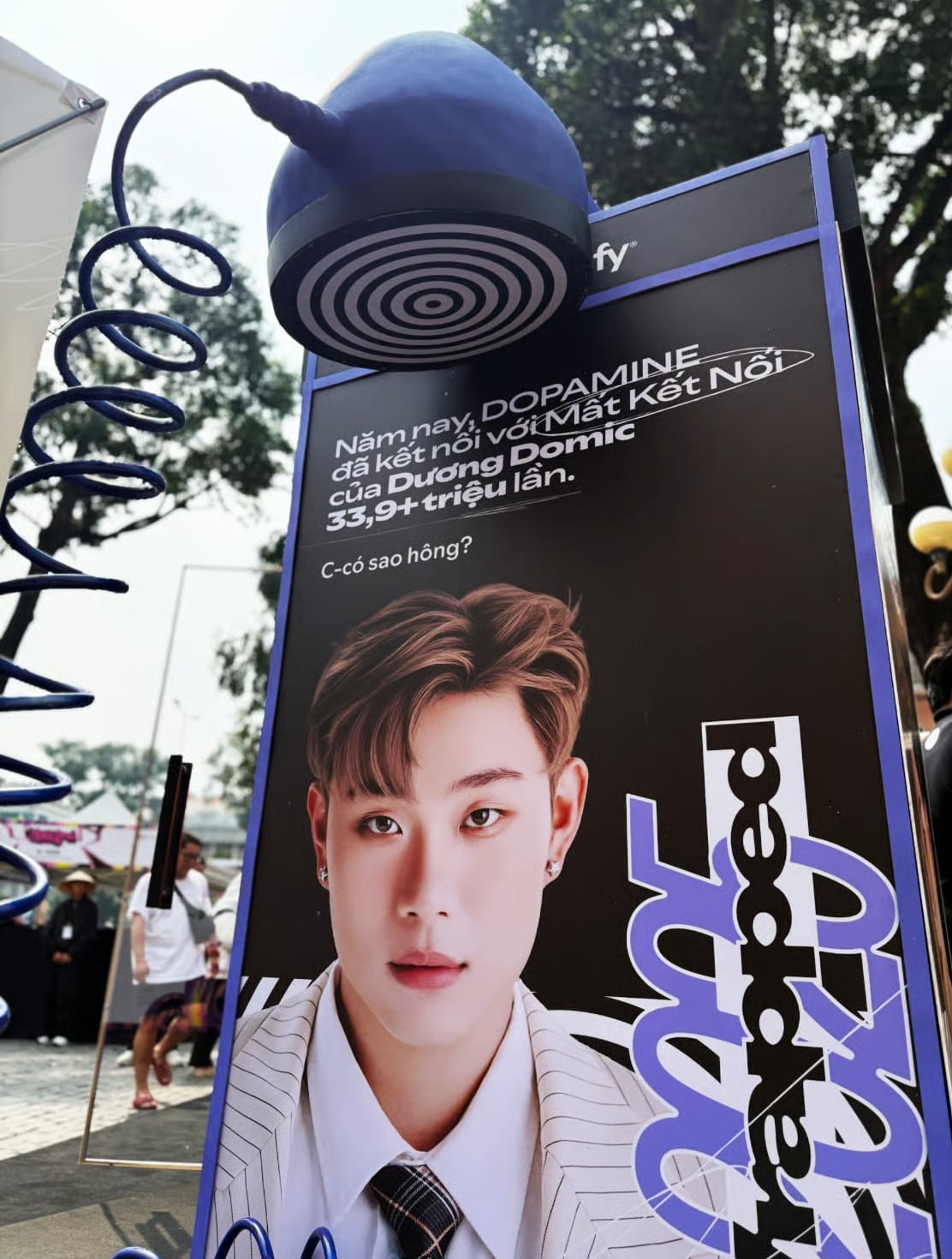“Cho chị ly nước cam” – Happiness Saigon đưa văn hoá mạng Việt Nam ra đời thực qua “Spotify Wrapped 2025”