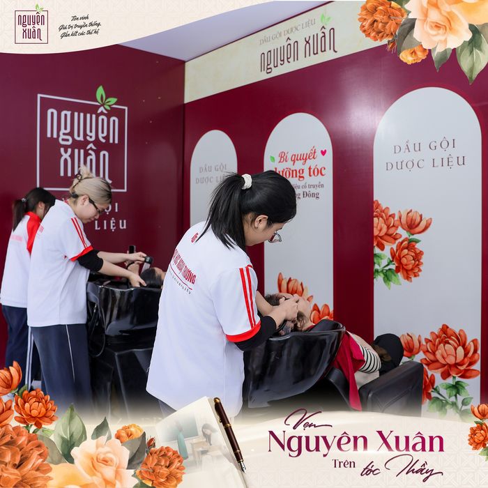 Từ sân trường đến concert: Nguyên Xuân biến tri ân thầy cô thành trải nghiệm văn hoá