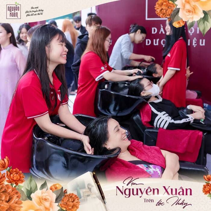 Từ sân trường đến concert: Nguyên Xuân biến tri ân thầy cô thành trải nghiệm văn hoá