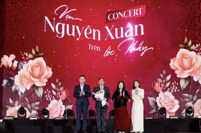 &ldquo;Vẹn Nguy&ecirc;n Xu&acirc;n tr&ecirc;n t&oacute;c thầy&rdquo;: Khi đ&ecirc;m nhạc Nguy&ecirc;n Xu&acirc;n trở th&agrave;nh dấu ấn văn ho&aacute; Việt