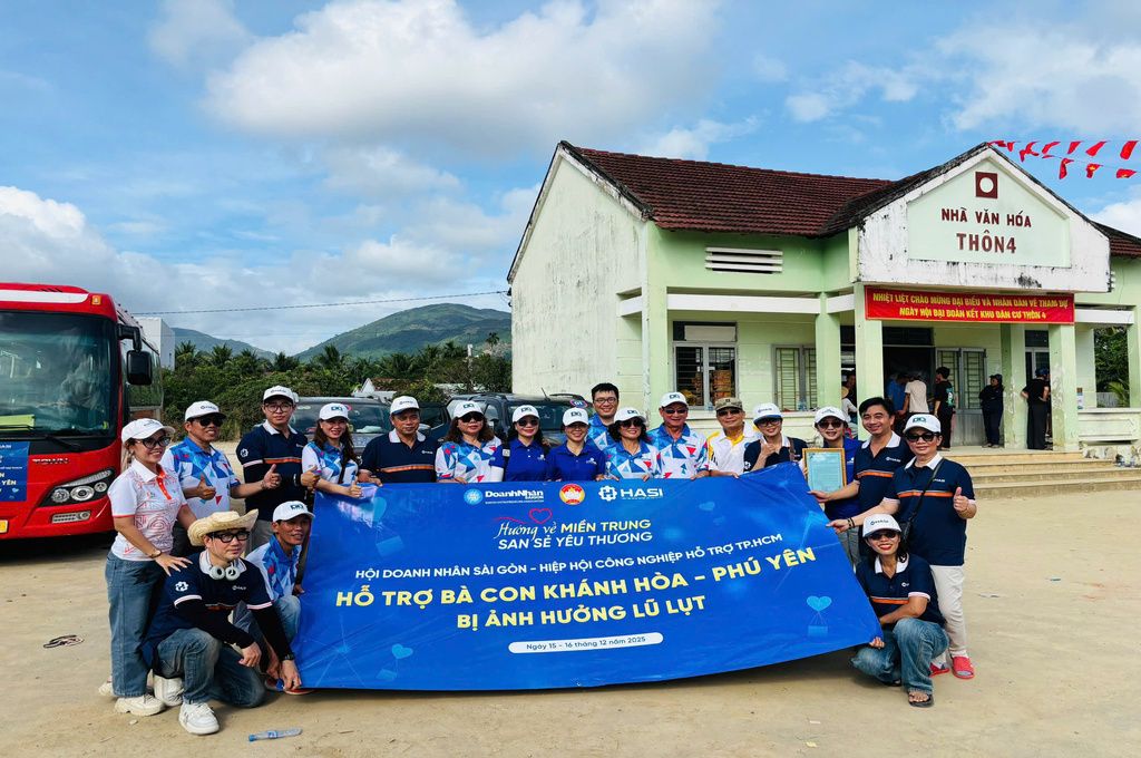 C&aacute;c th&agrave;nh vi&ecirc;n đo&agrave;n thiện nguyện mang theo tinh thần tr&aacute;ch nhiệm x&atilde; hội v&agrave; kh&aacute;t vọng sẻ chia của cộng đồng doanh nh&acirc;n TP.HCM.