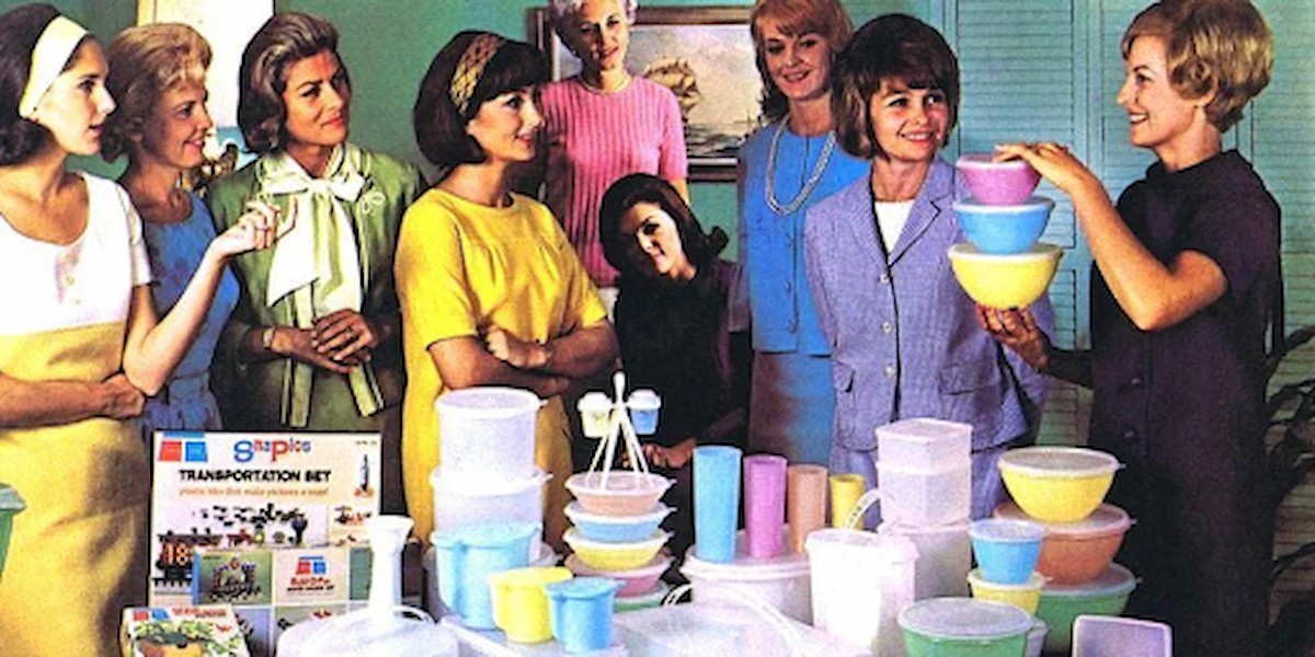 Tupperware tận dụng thiên kiến yêu thích hiệu quả.