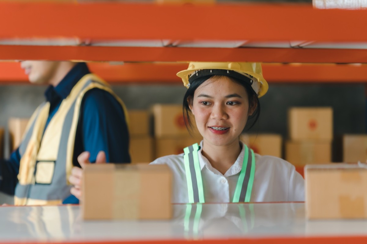 Vẽ lại mạng lưới nhà cung cấp với mô hình Kim Tự Tháp và Ma trận Kraljic