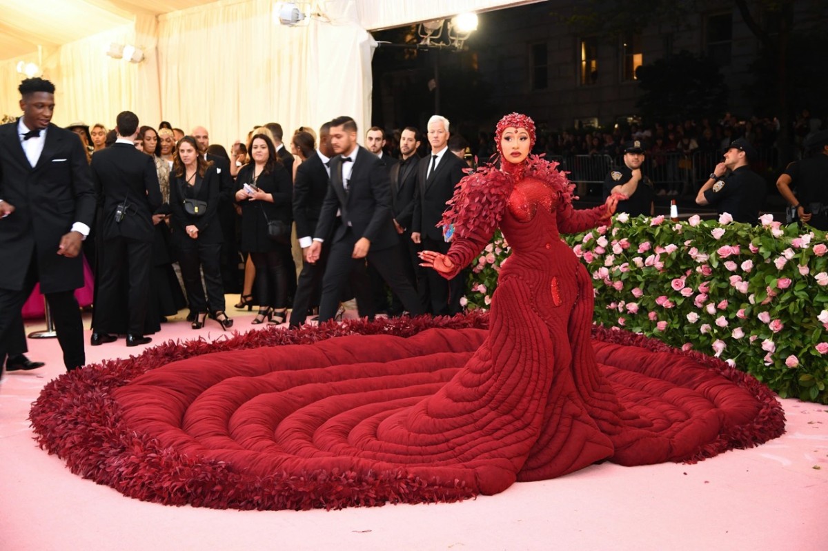 Phía sau thảm đỏ Met Gala: Từ bài toán ROI triệu đô đến chiến lược “thống trị” văn hóa đại chúng