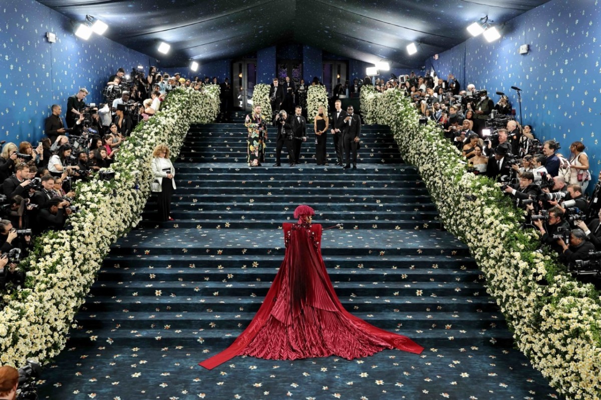Phía sau thảm đỏ Met Gala: Từ bài toán ROI triệu đô đến chiến lược “thống trị” văn hóa đại chúng
