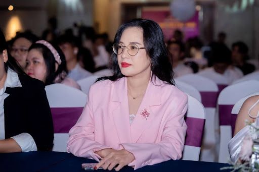 Nguy&ecirc;n Phoenix: Kh&ocirc;ng c&oacute; kh&aacute;ch h&agrave;ng lớn hay nhỏ, kh&ocirc;ng c&oacute; dự &aacute;n nhiều tiền hay &iacute;t tiền