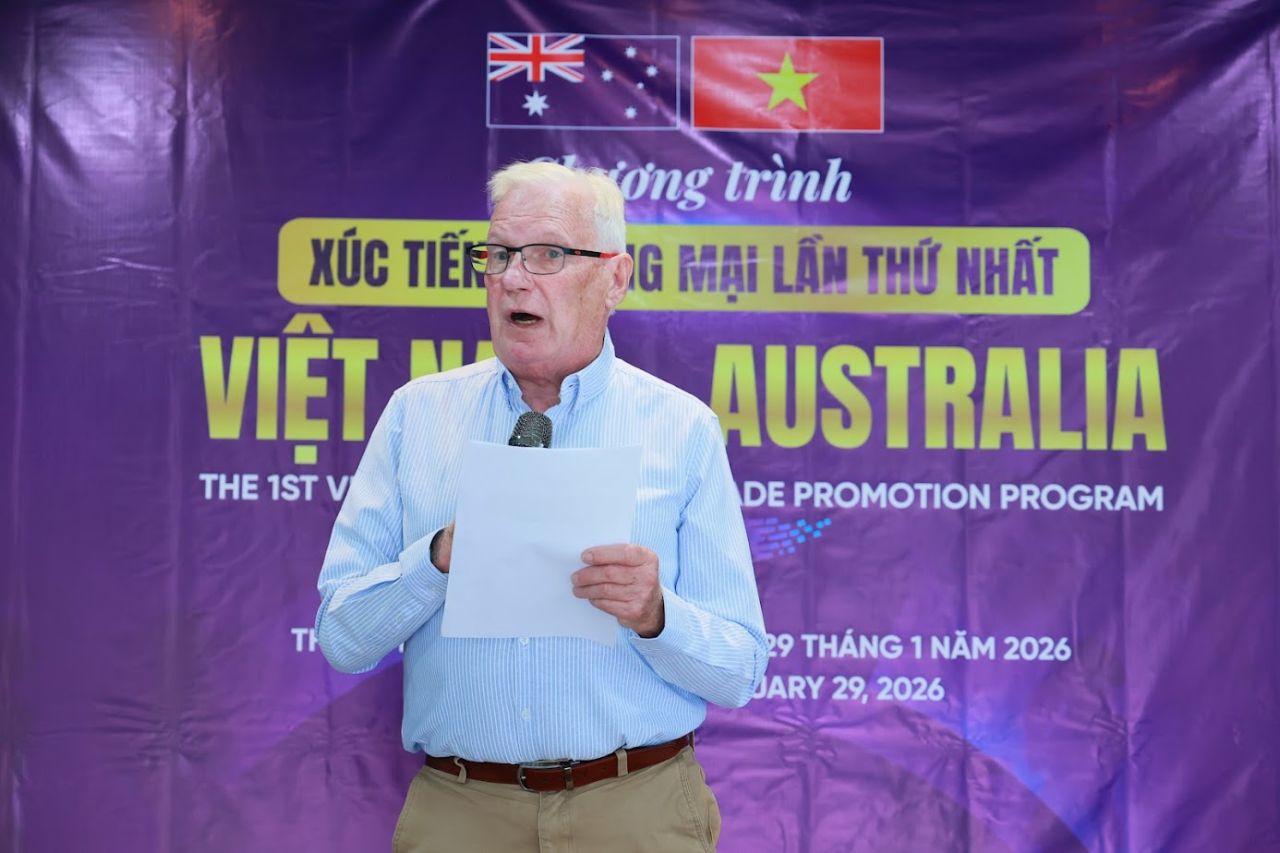 Chủ tịch AVCC David Dean ph&aacute;t biểu tại chương tr&igrave;nh.