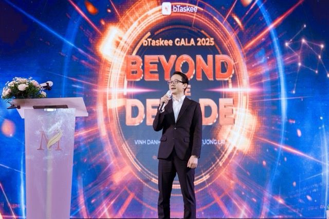 bTaskee vinh danh hàng chục ngàn chị Ong Cam trong đêm Gala cuối năm Beyond the Decade